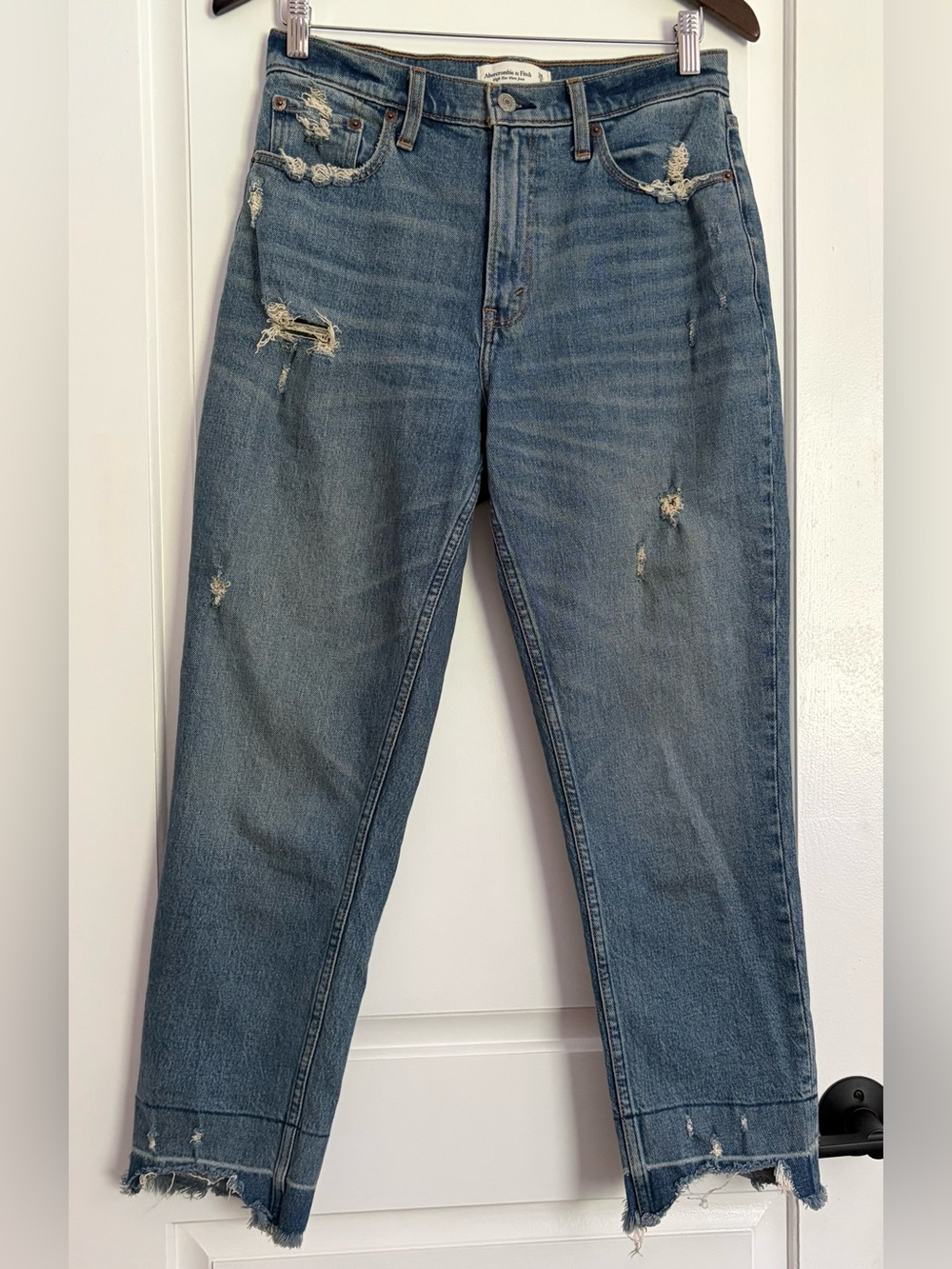 ABERCROMBIE & FITCH High Rise Mom Jean (28)
